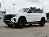 New 2025 Volkswagen Atlas Peak Edition SE image 3