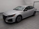 Used 2024 Nissan Altima 2.5 SV image 2
