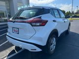 Used 2022 Nissan Kicks S image 3