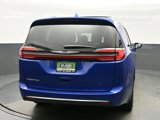 Used 2021 Chrysler Pacifica Touring-L image 5