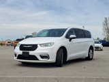 Used 2023 Chrysler Pacifica Touring-L image 4
