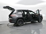 New 2025 Jeep Grand Cherokee Summit image 4