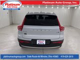 Used 2022 Volvo XC40 T5 Momentum image 4