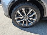 Used 2024 Land Rover Discovery Dynamic SE image 4