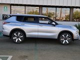 New 2025 Mitsubishi Outlander SE image 5