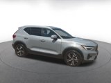 Used 2024 Volvo XC40 B5 Core image 2