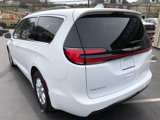 Used 2022 Chrysler Pacifica Touring-L image 3
