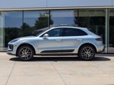 Certified 2025 Porsche Macan image 2