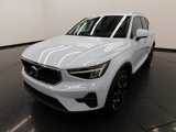 Used 2024 Volvo XC40 B5 Core image 4