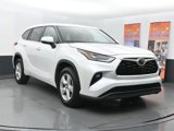 Used 2023 Toyota Highlander LE image 2