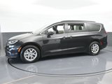 Used 2022 Chrysler Pacifica Touring-L image 2