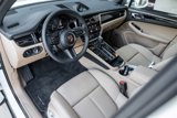 Certified 2025 Porsche Macan image 4