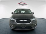 Used 2023 Chrysler Pacifica Touring-L image 2