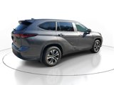 Used 2024 Toyota Highlander LE image 5