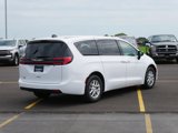 New 2025 Chrysler Pacifica Select image 2