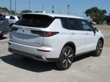 New 2025 Mitsubishi Outlander SE image 3