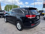 Used 2017 Kia Sorento LX w/ LX Convenience Package image 3