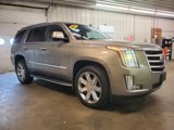 Used 2017 Cadillac Escalade Luxury image 2