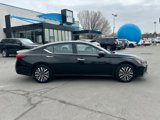 Used 2023 Nissan Altima 2.5 SV w/ SV Premium Package image 2