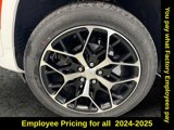 New 2025 Jeep Grand Cherokee Summit image 5