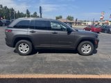 Used 2023 Jeep Grand Cherokee Laredo image 5