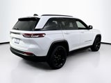 Used 2023 Jeep Grand Cherokee Altitude image 5