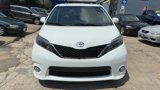 Used 2016 Toyota Sienna SE Premium image 2