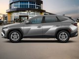 Certified 2025 Hyundai Tucson SE image 3