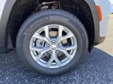 New 2023 Jeep Grand Cherokee Limited w/ Luxury Tech Group II image 2