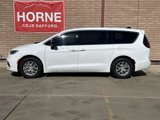 New 2025 Chrysler Pacifica Select image 2