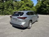 Used 2023 Toyota Highlander LE image 3