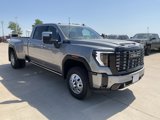 New 2025 GMC Sierra 3500 Denali Ultimate image 3
