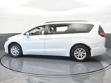 Used 2022 Chrysler Pacifica Touring-L image 3