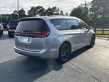 Used 2021 Chrysler Pacifica Touring w/ S Appearance Package image 5