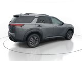 Used 2024 Nissan Pathfinder SV image 4