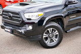 Used 2017 Toyota Tacoma TRD Sport image 3