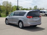 Used 2020 Chrysler Pacifica Limited image 3