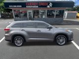Used 2018 Toyota Highlander XLE image 2
