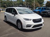 New 2026 Chrysler Pacifica Select image 3