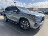 Used 2024 Toyota Highlander Platinum image 6
