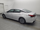 Used 2023 Nissan Altima 2.5 SV image 3