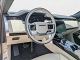 New 2025 Land Rover Range Rover SE image 3