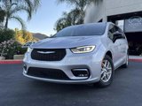 Used 2024 Chrysler Pacifica Touring-L image 2