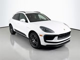 Used 2024 Porsche Macan image 3