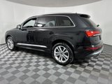 Certified 2025 Audi Q7 3.0T Premium w/ Convenience Package image 5