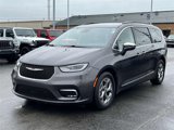 Used 2022 Chrysler Pacifica Limited image 3