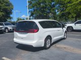New 2025 Chrysler Pacifica Select image 5