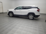 Used 2024 GMC Terrain SLE image 3