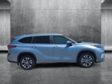 Used 2023 Toyota Highlander XLE image 4
