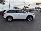 Used 2017 Toyota Highlander Limited image 4